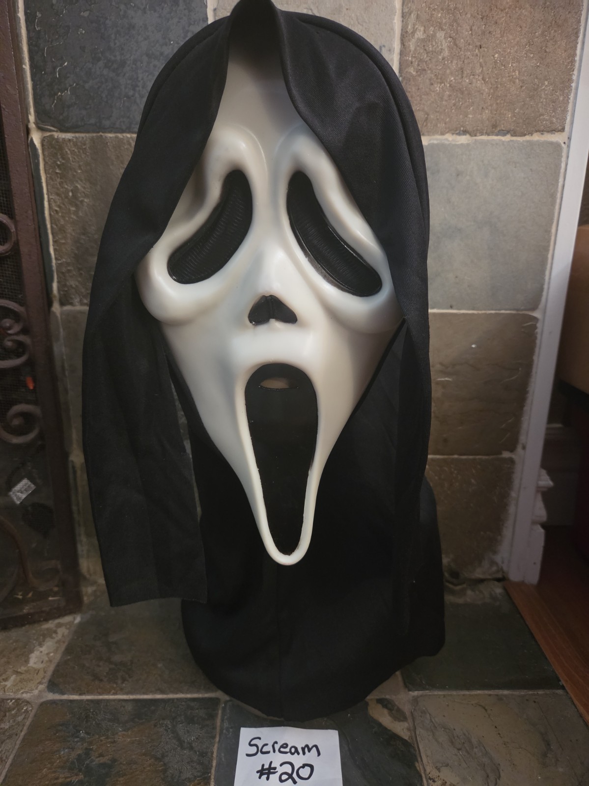 Vintage Scream Ghostface Mask EU Chin Stamp Poly-Cotton Shroud Mouth Slit #20 Vintage Scream Ghostface Mask EU Chin Stamp Poly-Cotton Shroud Mouth Slit #20
