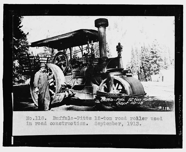 Photo:1913 Buffalo Pitts 12 Ton Steam Road Roller Road Construction Worker