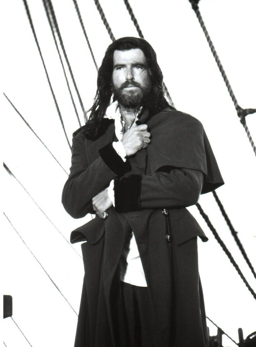Pierce Brosnan Robinson Crusoe 8x10 Press Photo
