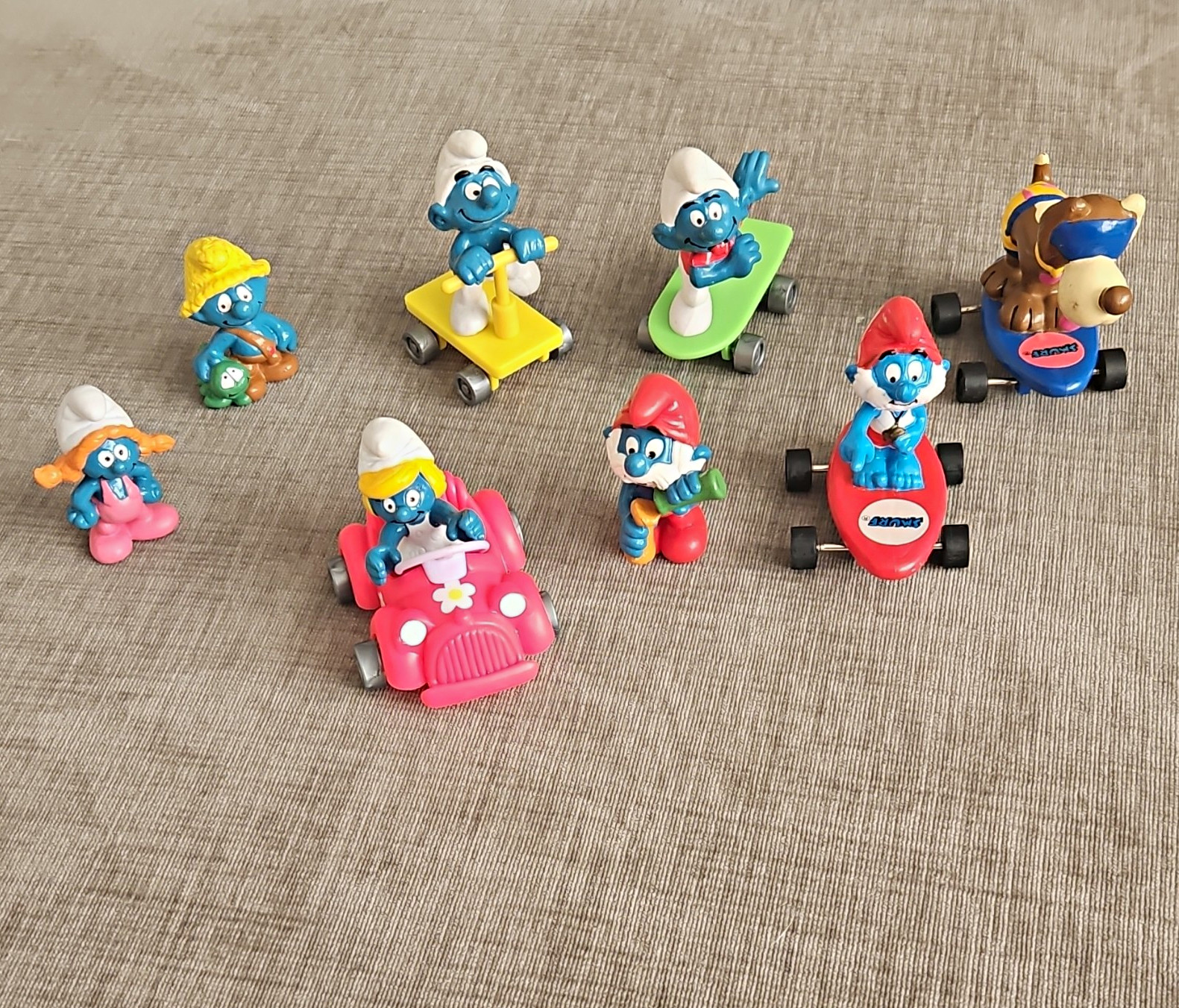 Smurfs Smurfette & Papa Smurf Figurine Lot w/ Wheeled Vehicles