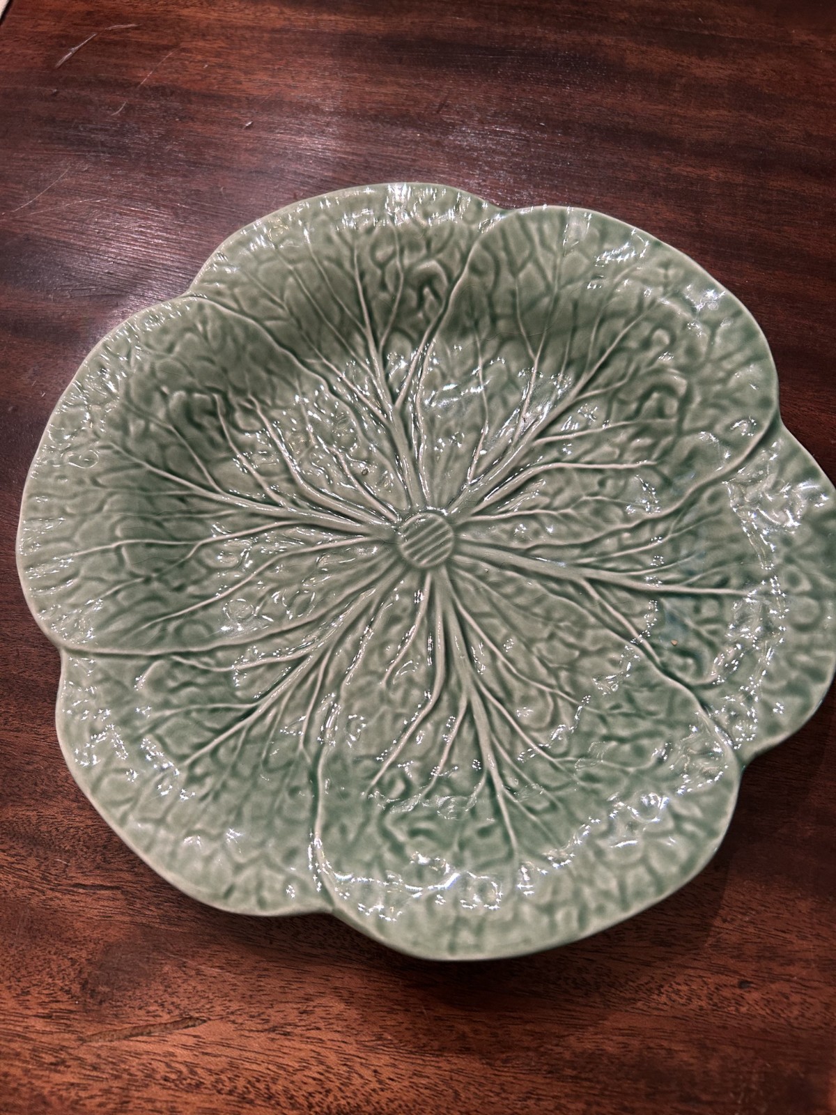 Bordallo Pinheiro Cabbage Green Luncheon  Dish,  9 1/4\