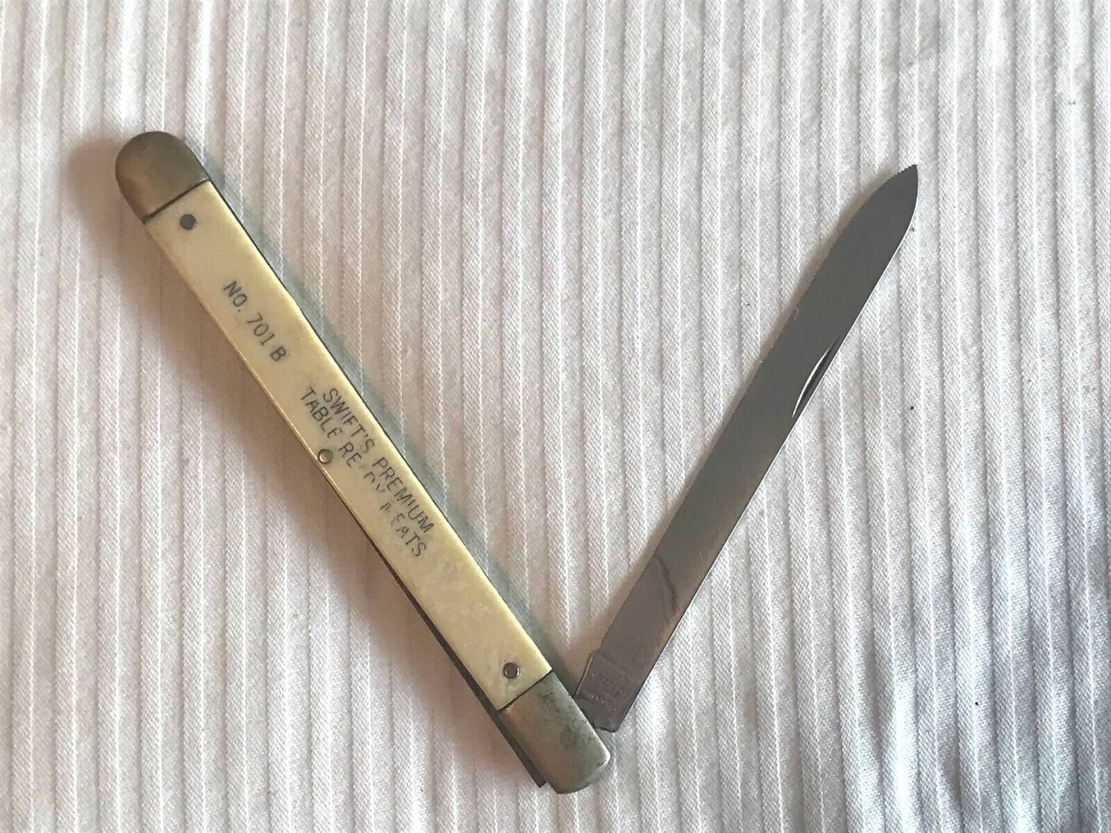 Vintage COLONIAL 701B Swift\'s Premium Table Ready Meats Advertising Knife