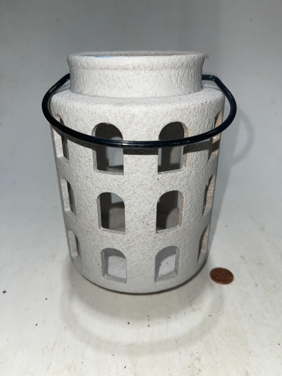 OLD EAST MAIN CO White Heavy Lantern 6.75\
