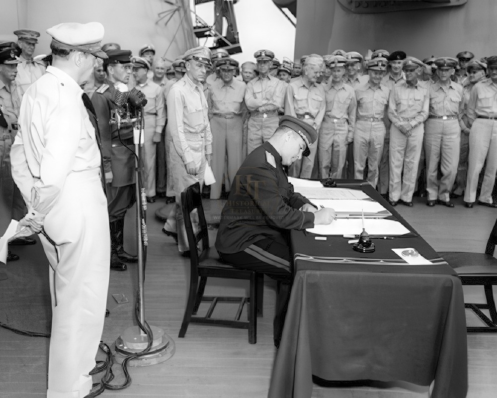 USS Missouri Japan Signs Its Surrender WWII 8x10 Photo Print HT4136498