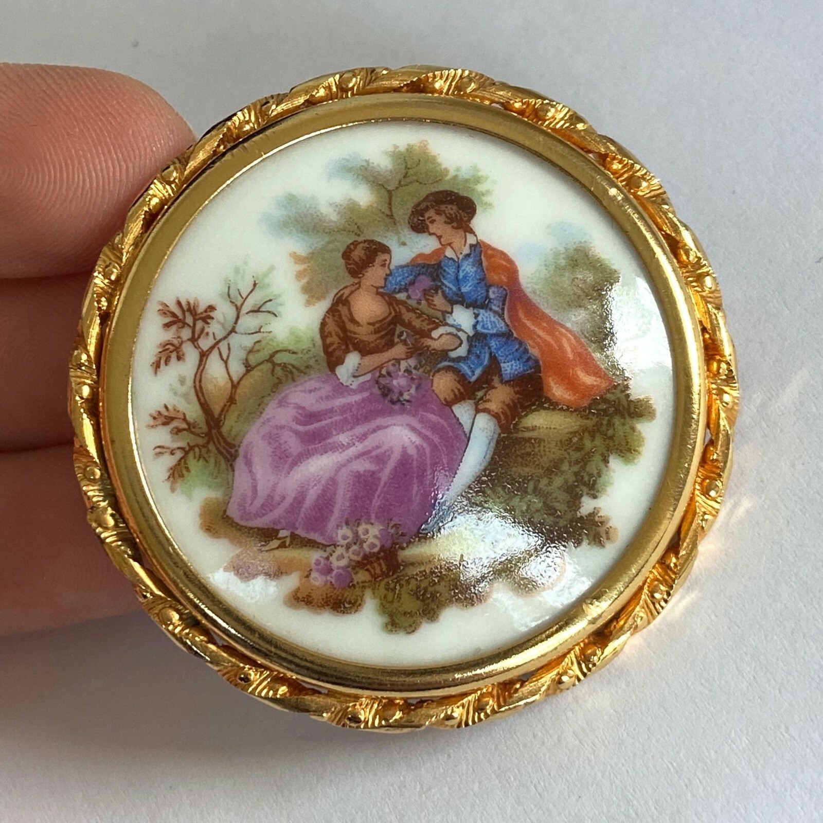 Antique Limoges Courting Couple Brooch Round Gold Trombone closure