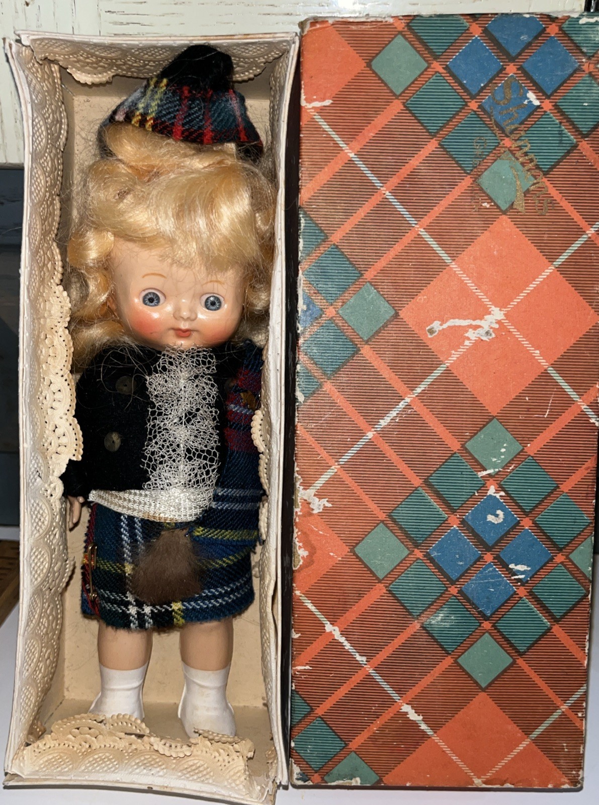 Vintage Scottish Girl Figurine Doll In Original Box 7” Scotland Souvineer 1950s