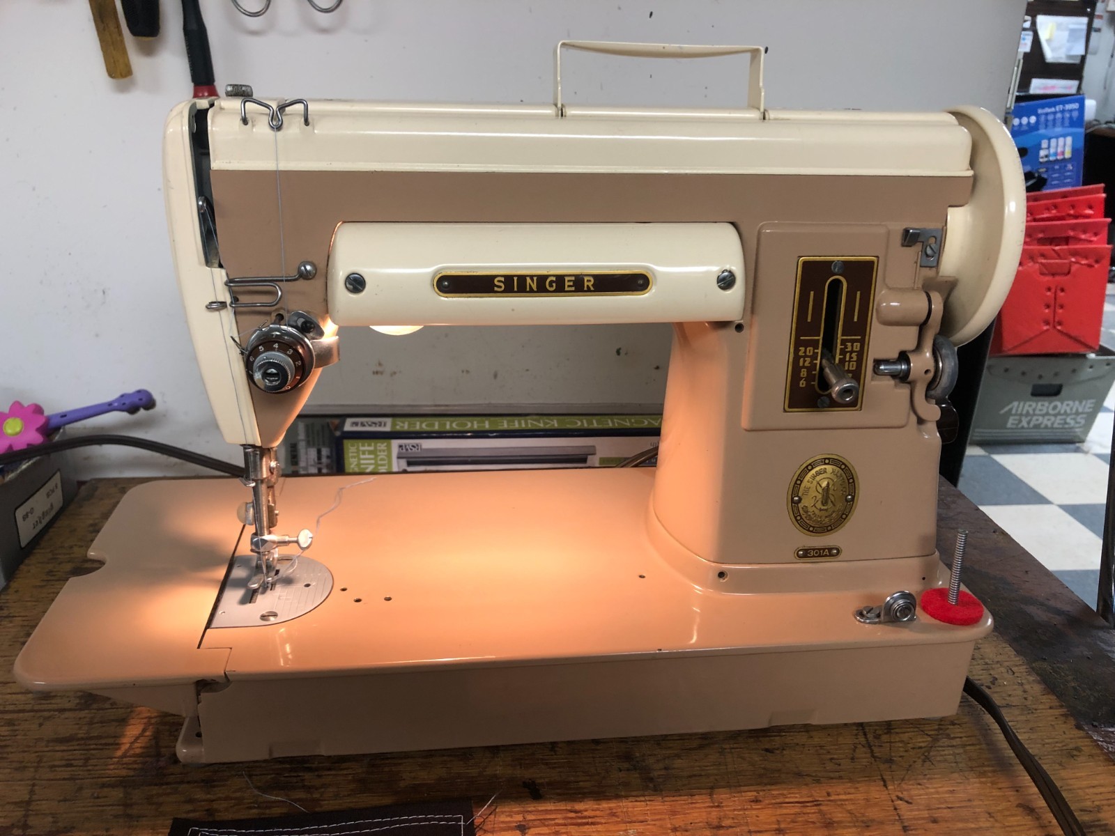 Singer 301A Beige and Tan Short-Bed Sewing Machine