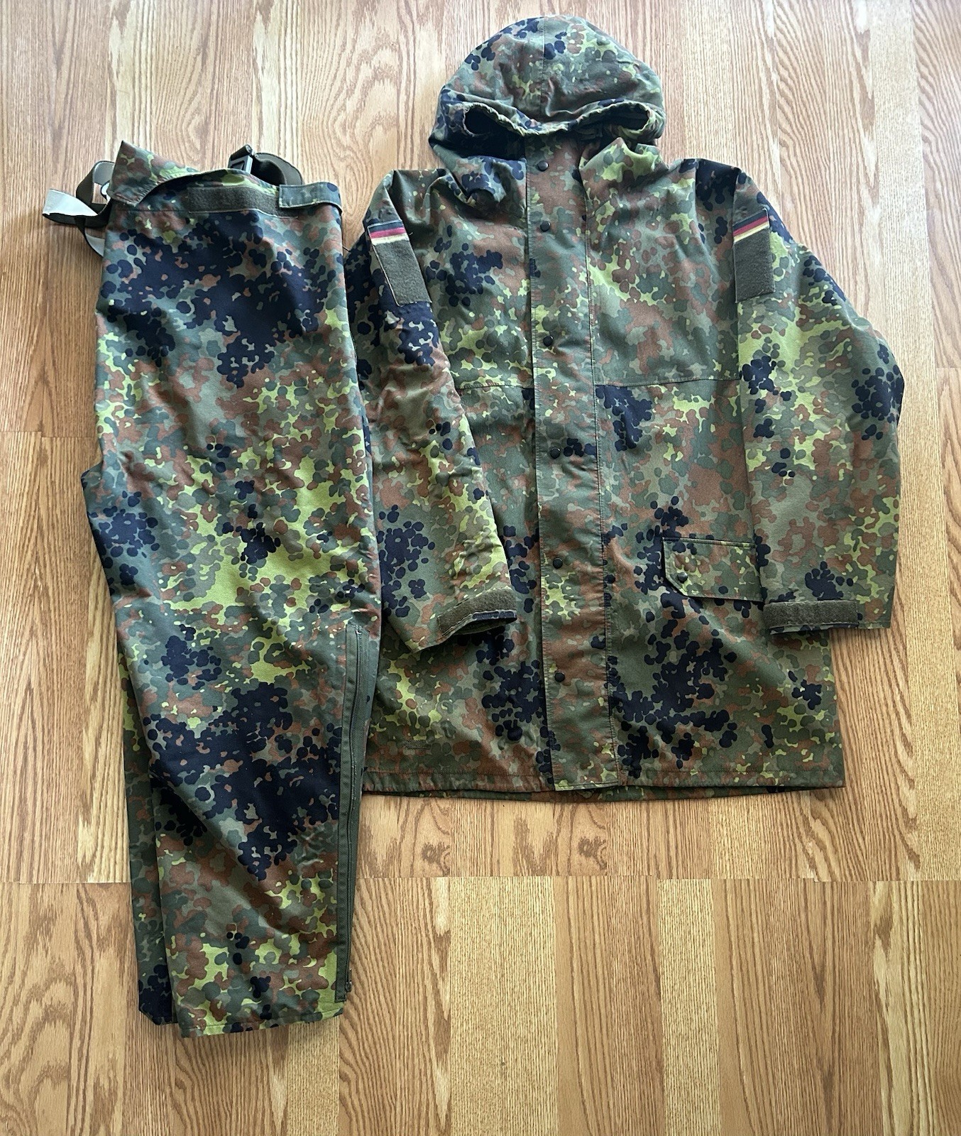 German Military Bundeswehr Flecktarn Camo Rain Jacket / Parka Goretex Set 52/54 German Military Bundeswehr Flecktarn Camo Rain Jacket / Parka Goretex Set 52/54