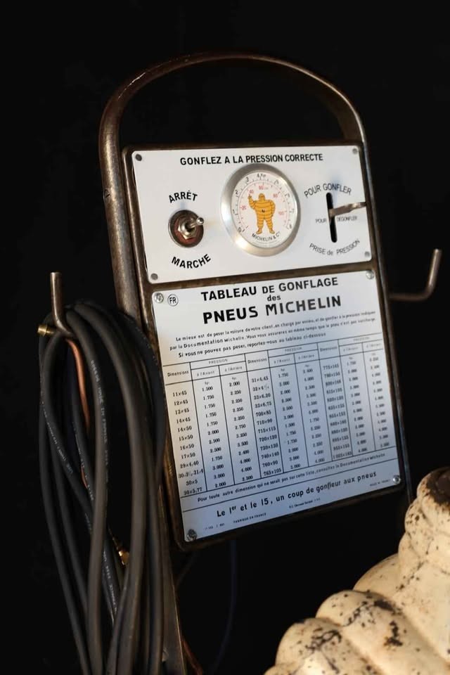 Michelin: 3 aluminum plates large compressor inflator Bibendum - reproduction