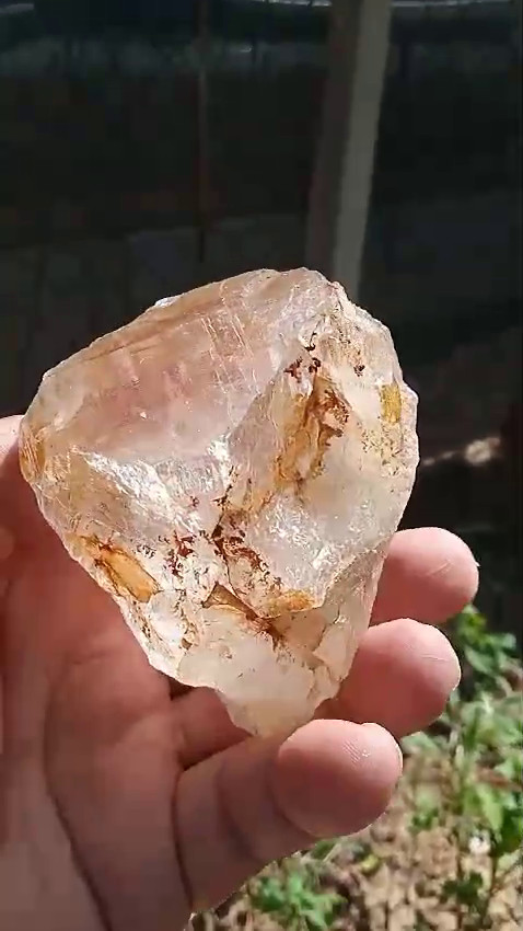 Clear Cyrystal Quartz Stone , High Quality , 100% Natural Clear Cyrystal Quartz Stone , High Quality , 100% Natural