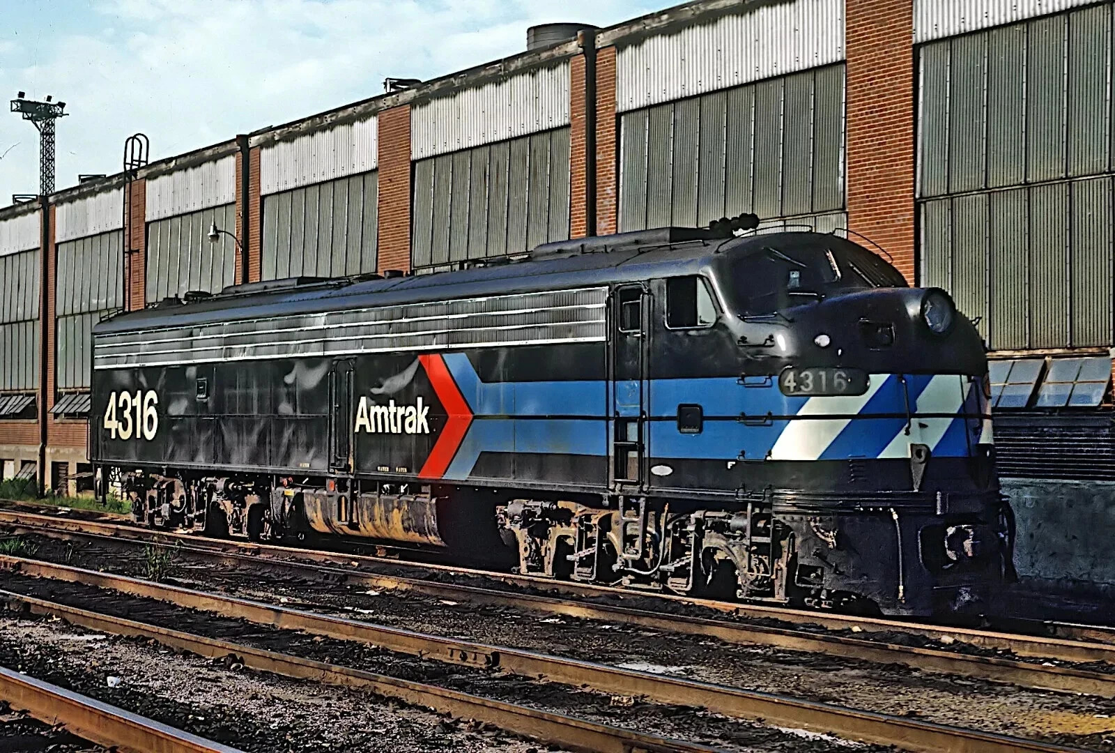 Amtrak EMD E8 No. 4316 (ex-PC nee-PRR) in Harrisburg, PA Aug 1971 8.5 x 11 Photo