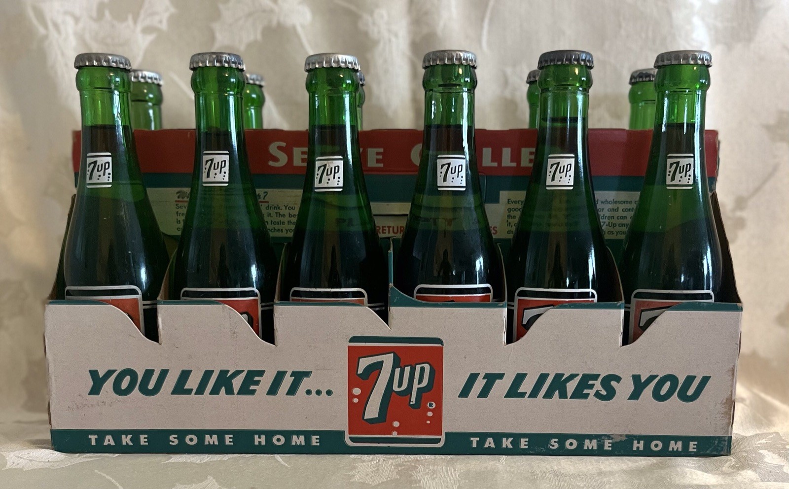 VINTAGE 7oz 7UP 12-PACK CARRIER