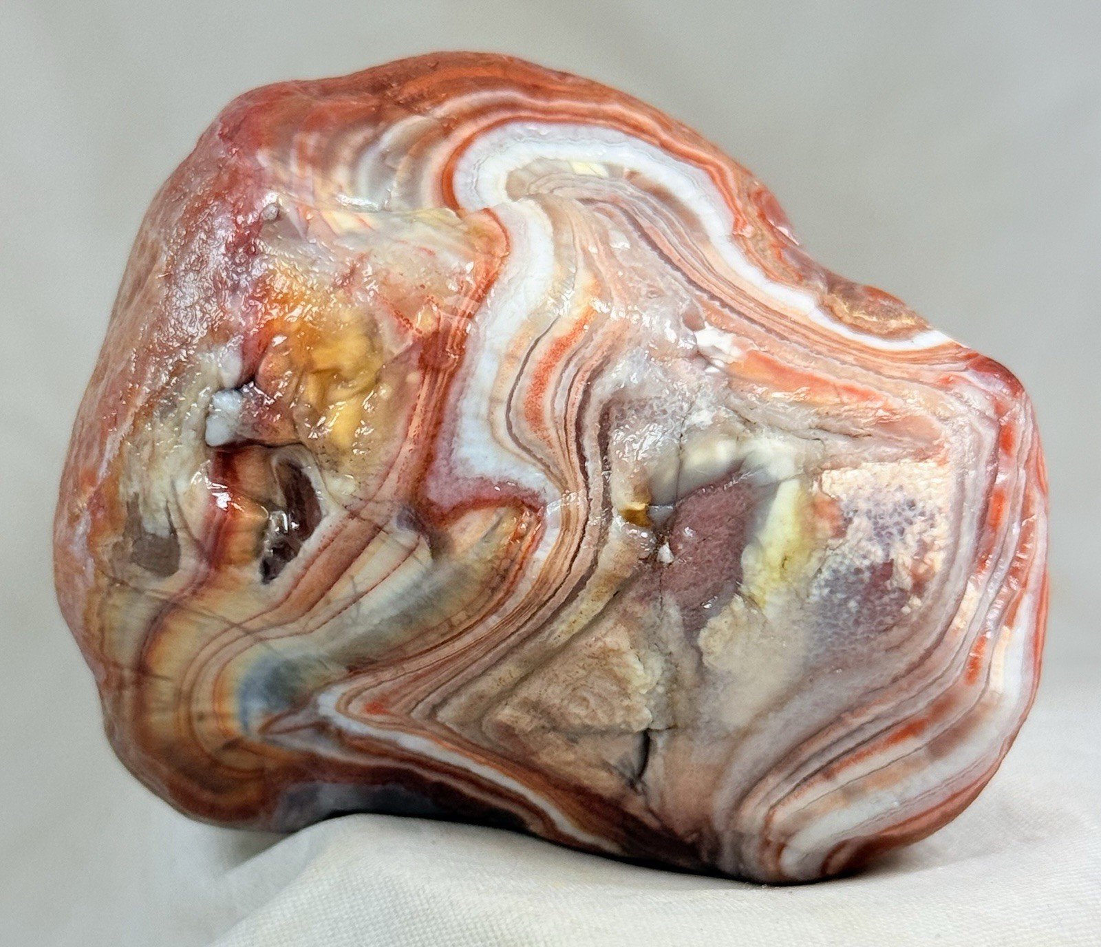 Lake Superior Agate Killer Large Rainbow Paint Musuem Top Shelf Gem 7.5 Oz