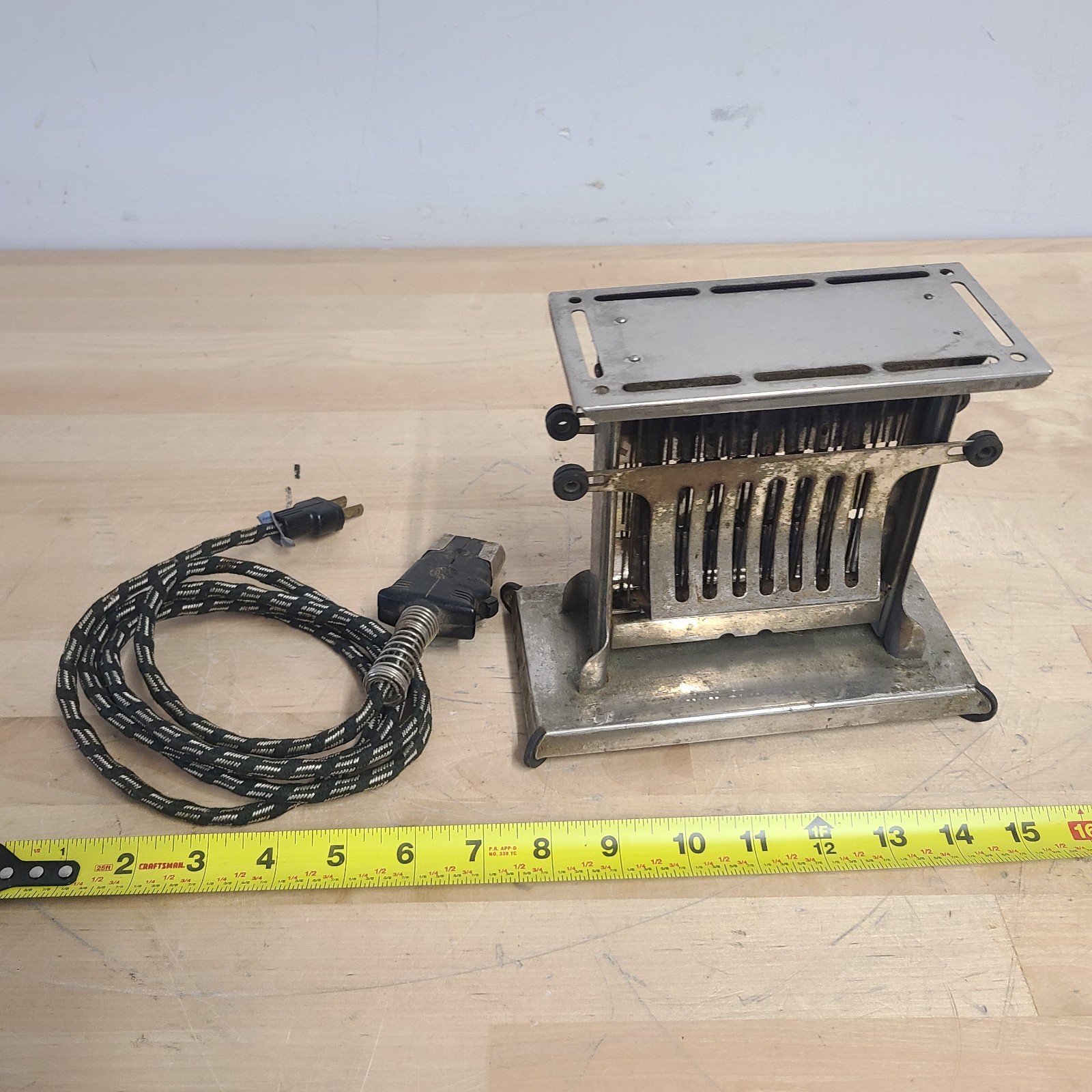 EARLY 1900\'s UNIVERSAL TOASTER BY LANDERS FRARY & CLARK NEW BRITAIN CT USA