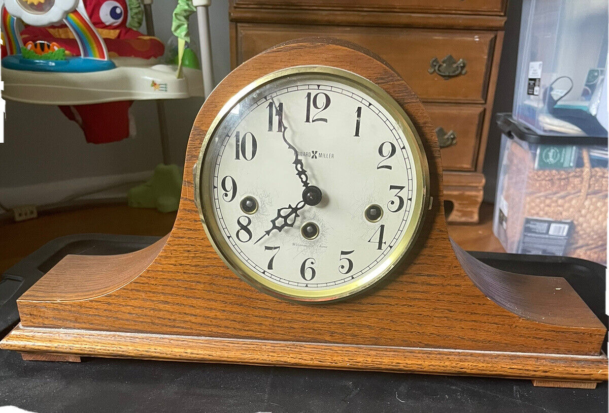 Howard Miller Vintage Mantle Clock with key.   Chimes Working 612-618