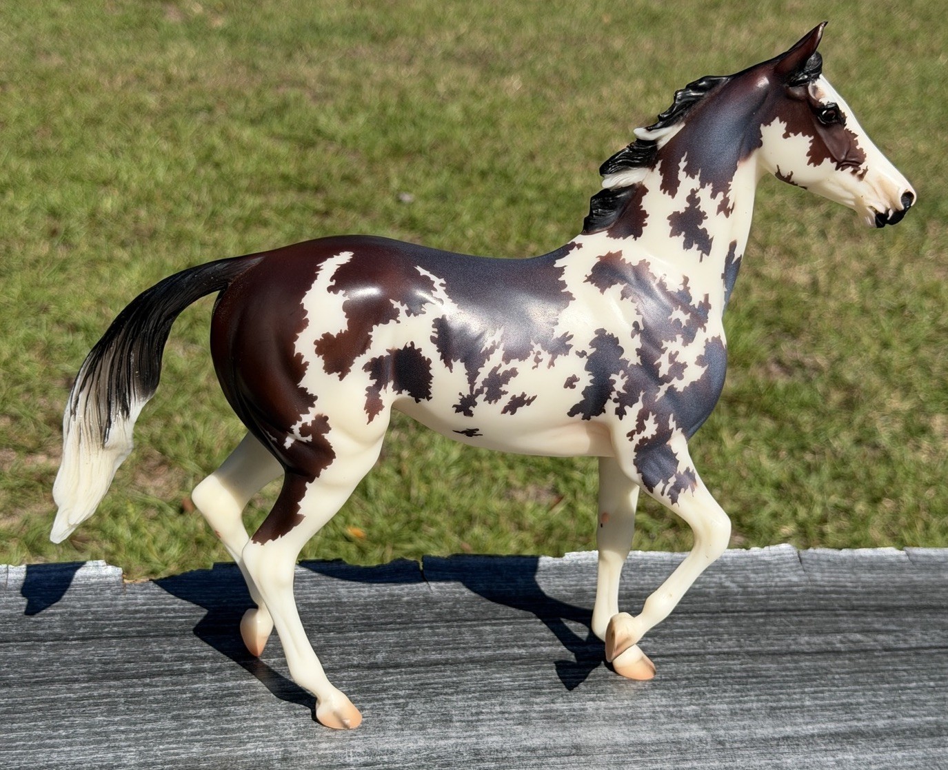 Breyer BreyerFest 2018 Special Run By A Nose Lonesome Glory