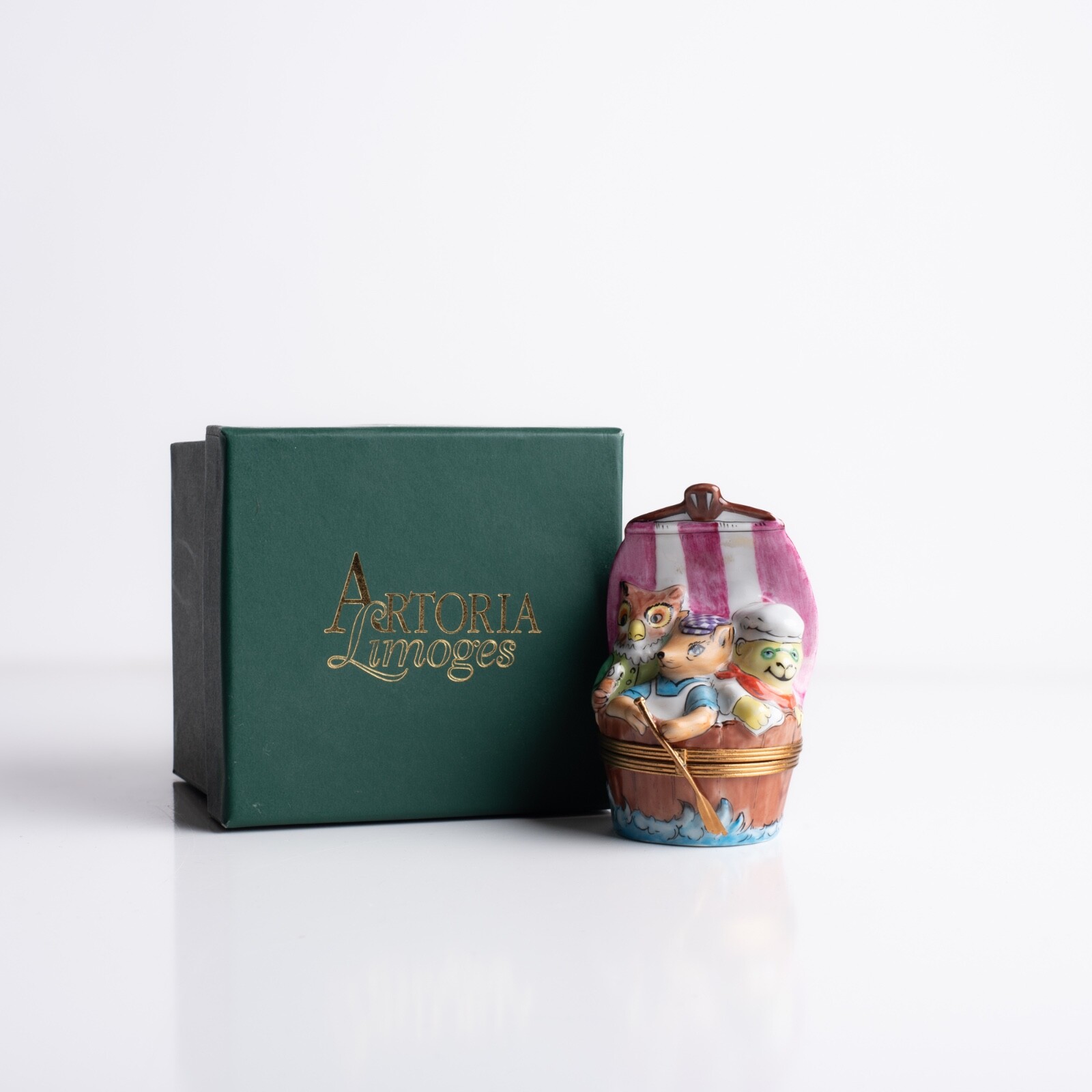 Artoria Limoges Three Men in a Tub Porcelain Trinket Box Rub Dub Dub New w box Artoria Limoges Three Men in a Tub Porcelain Trinket Box Rub Dub Dub New w box