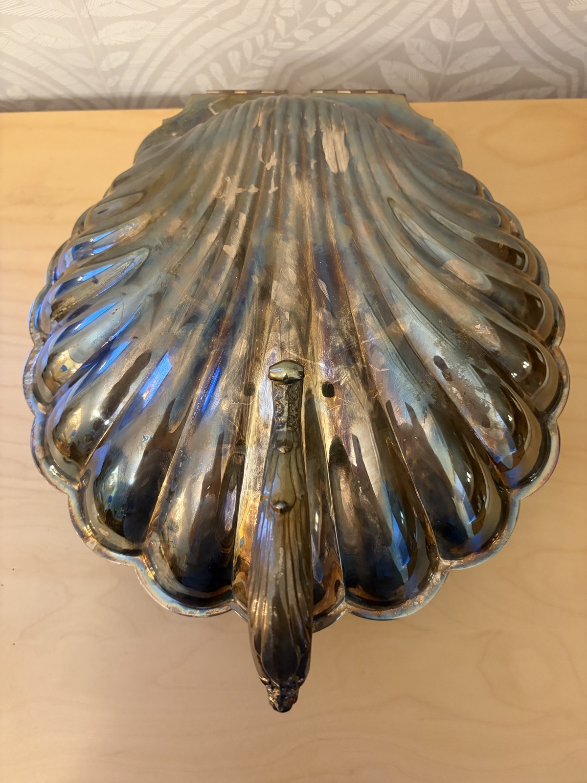 VINTAGE SILVER PLATED LARGE CLAM SHELL HINGED FOOTED BUFFET SERVER