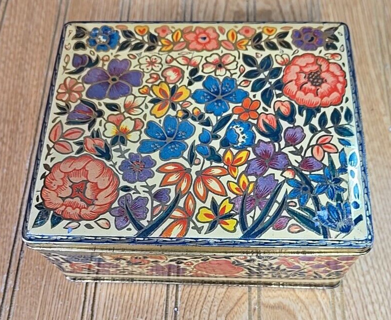 Vintage Case Manufacturing Co. England FLORAL Paisley Empty Advertising Box Tin