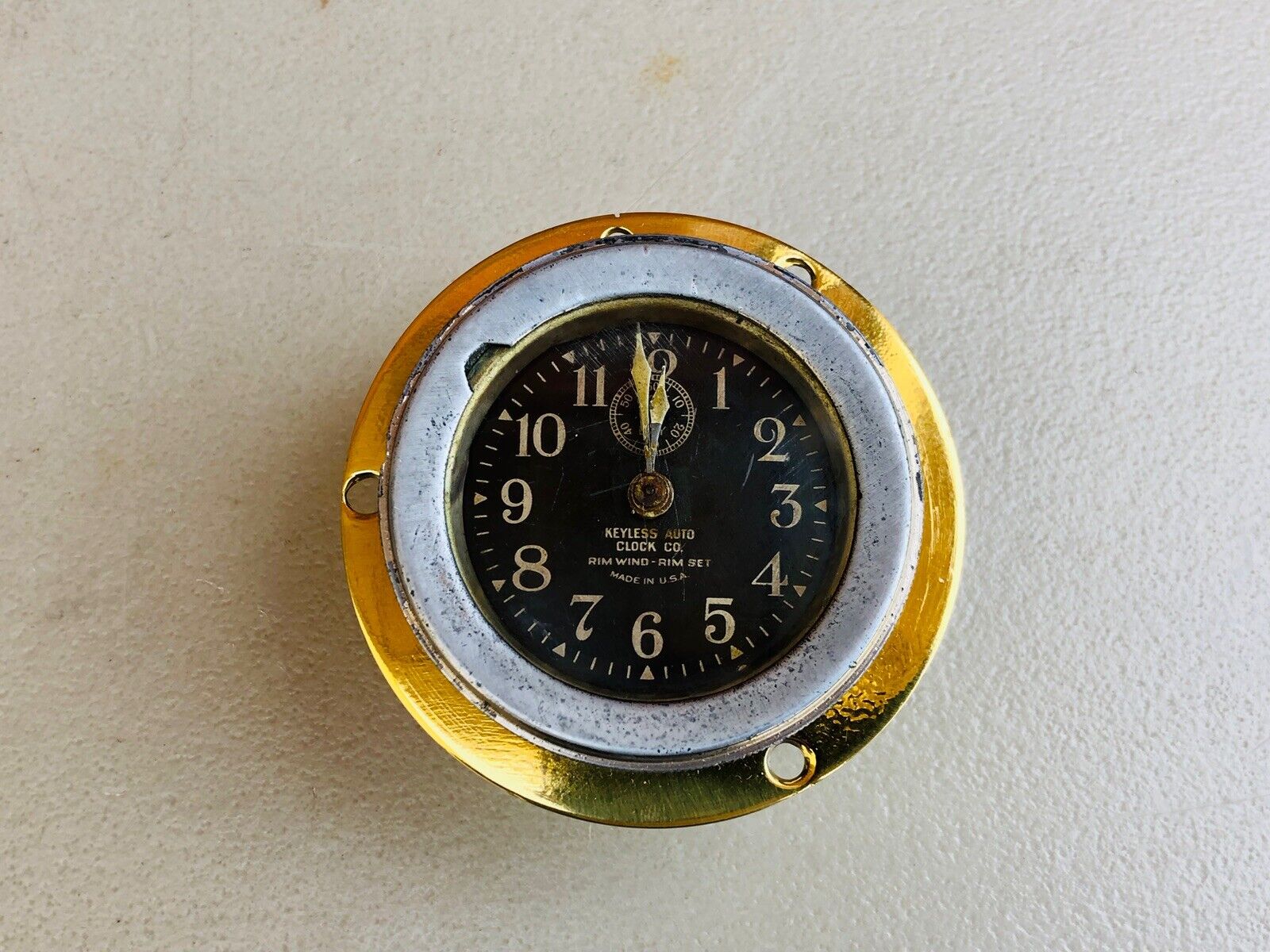 Antique Rim Wind Keyless Auto Car Clock