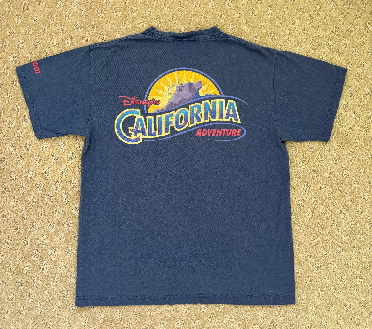 Rare vinatge Disney\'s California Adventure promo shirt 2001, blue, Size M Rare vinatge Disney\'s California Adventure promo shirt 2001, blue, Size M