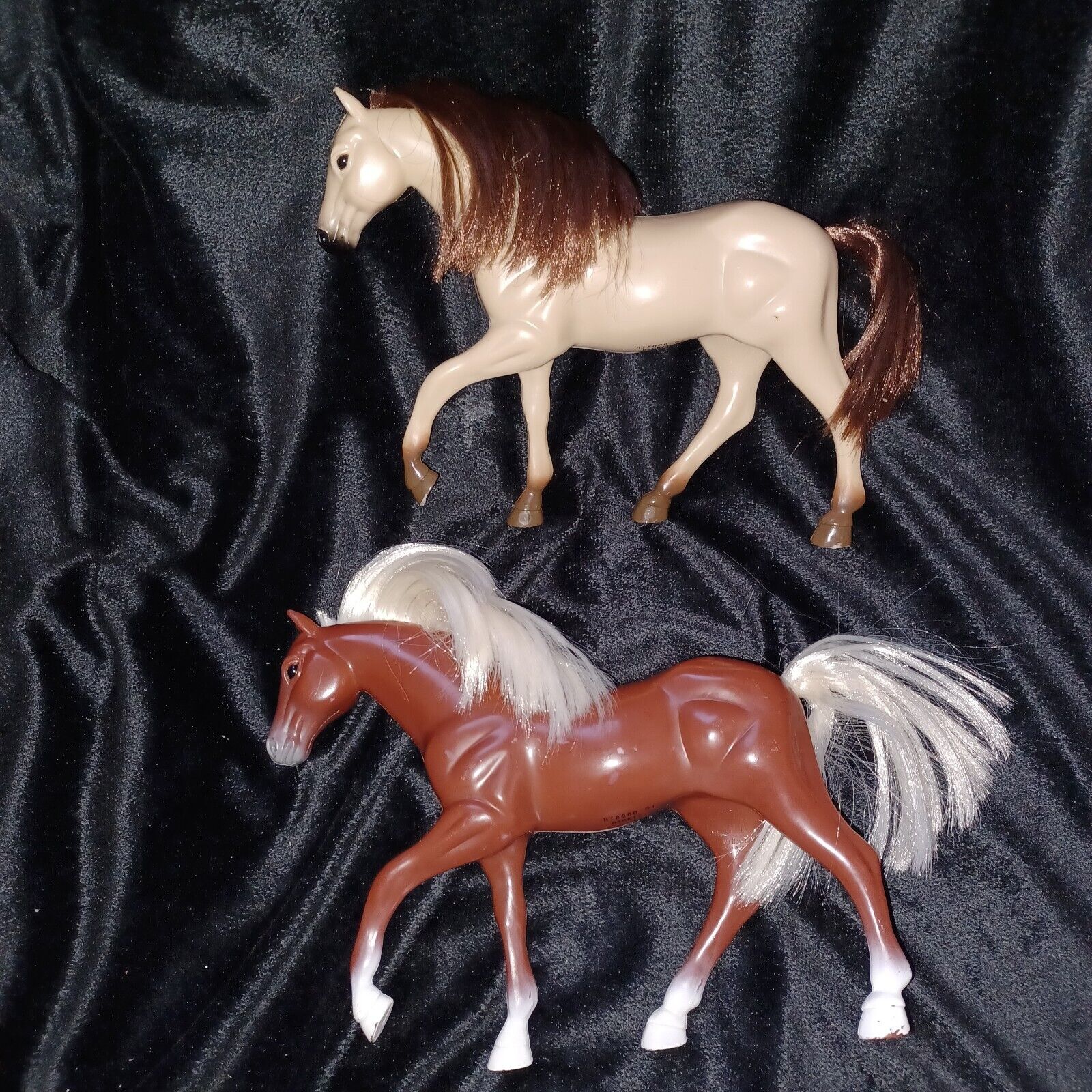 Lori By Battat horses figure plastic set of two 8\