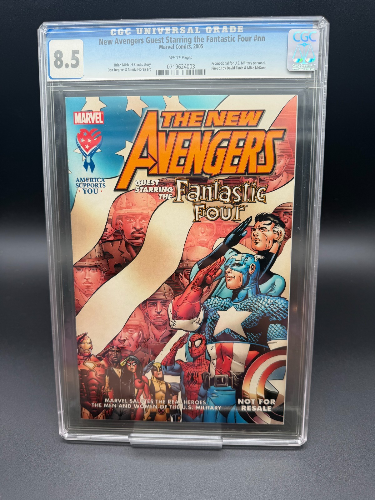 New Avengers Fantastic Four AAFES 2005 CGC 8.5 Military Promo Bendis Jurgens