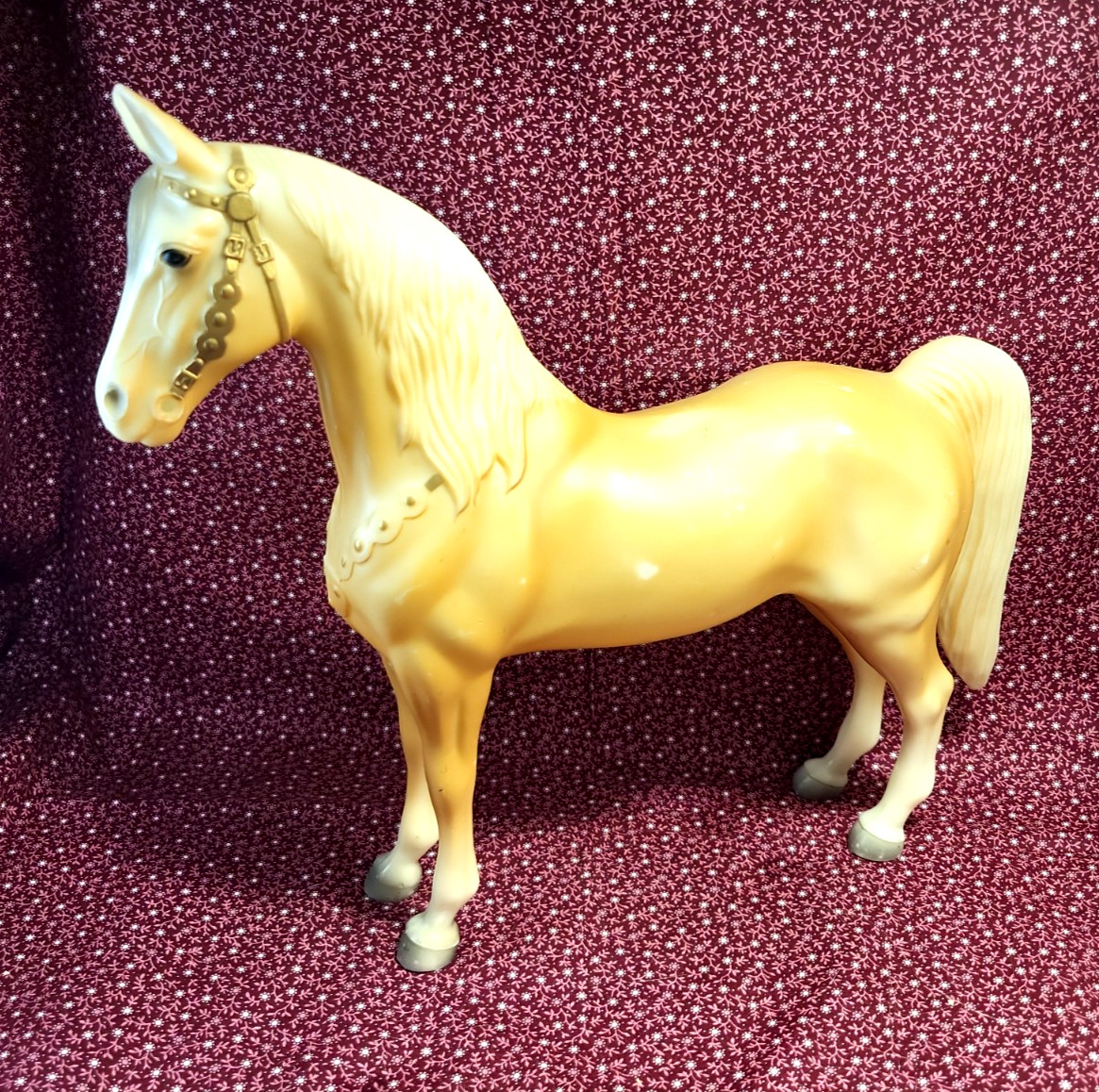 Vintage Breyer Western Horse Palomino 1970's- 1980's USA Mark B stamp *See pics*