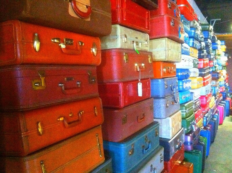 VINTAGE RETRO YELLOW ORANGE BLUE RED PINK PURPLE MAKEUP TRAIN SUITCASE LUGGAGE