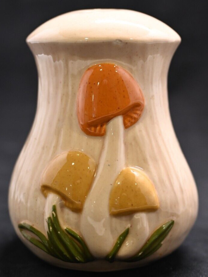 Vintage Arnels Merry Mushroom Large Shaker for Salt, Pepper, Cheese with Stopper Vintage Arnels Merry Mushroom Large Shaker for Salt, Pepper, Cheese with Stopper