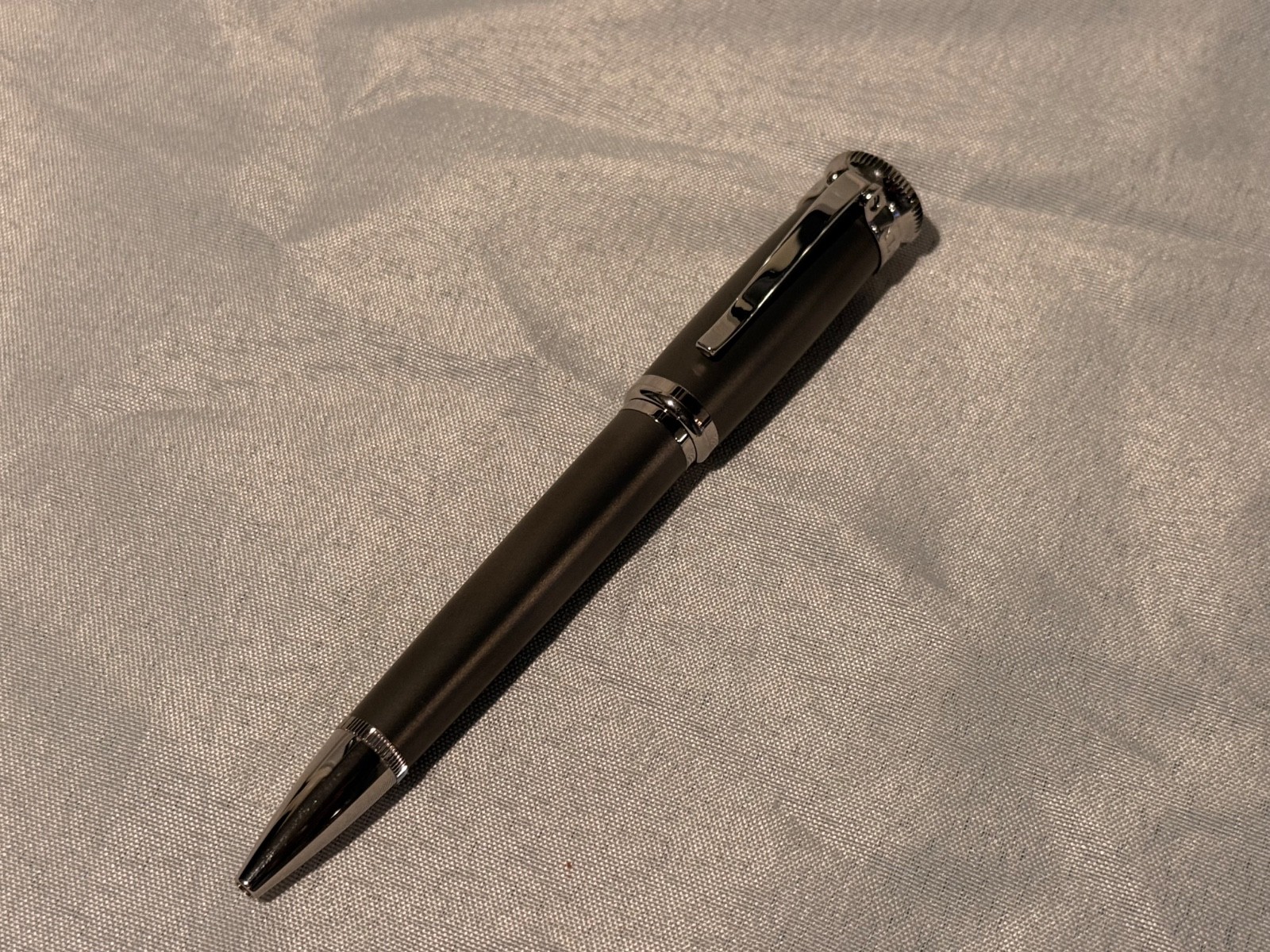 RARE LIMITED EDITION ALFRED DUNHILL SENTRYMAN TITANIUM BALLPOINT PEN W/ BOX
