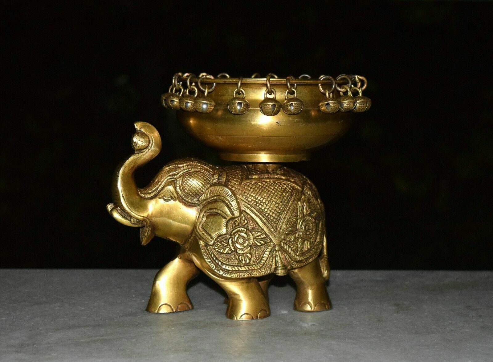Elephant Brass Urli Water Pot Handi Vessel Embossed Figure Bowl Shape Varpu HK57