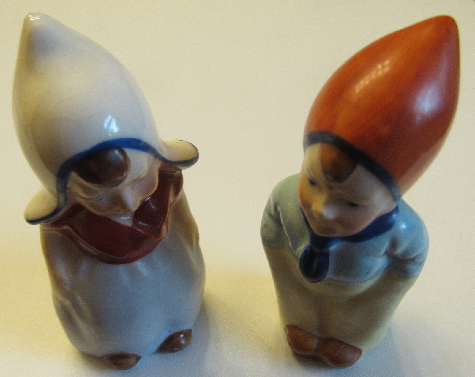Vtg Occupied Japan Dutch Salt Pepper Set Boy Girl Late1940's Original Corks 