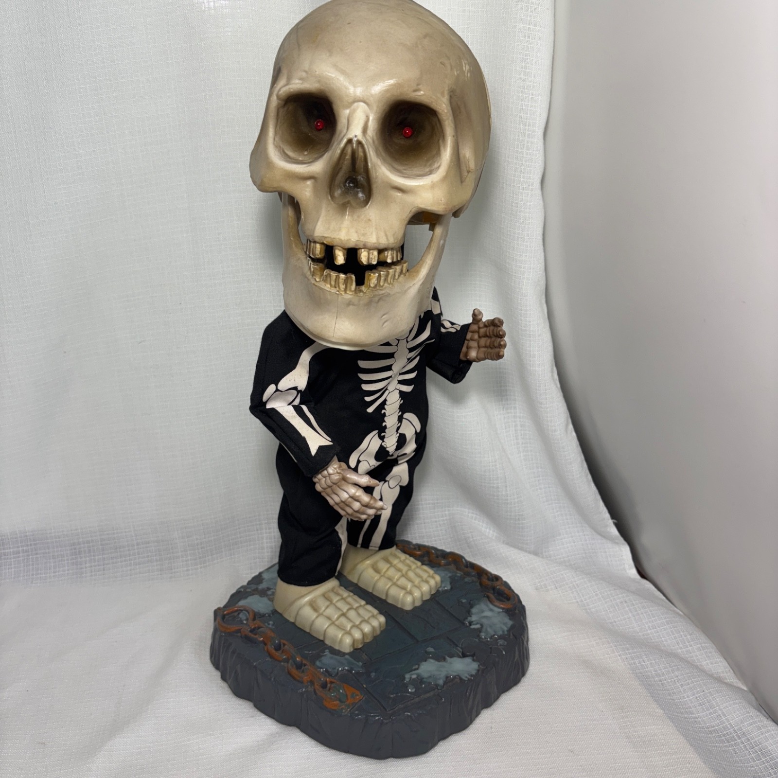 Gemmy Big Head 17” Dancing Skeleton Sings 