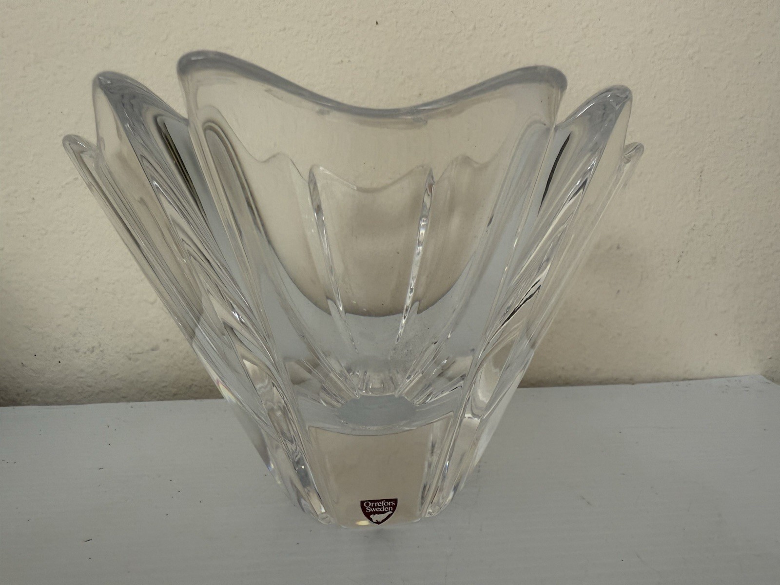 Orrefors Large Crystal Orion Bowl Made in Sweden 5 In. Tall By 8 In. Wide Signed Orrefors Large Crystal Orion Bowl Made in Sweden 5 In. Tall By 8 In. Wide Signed
