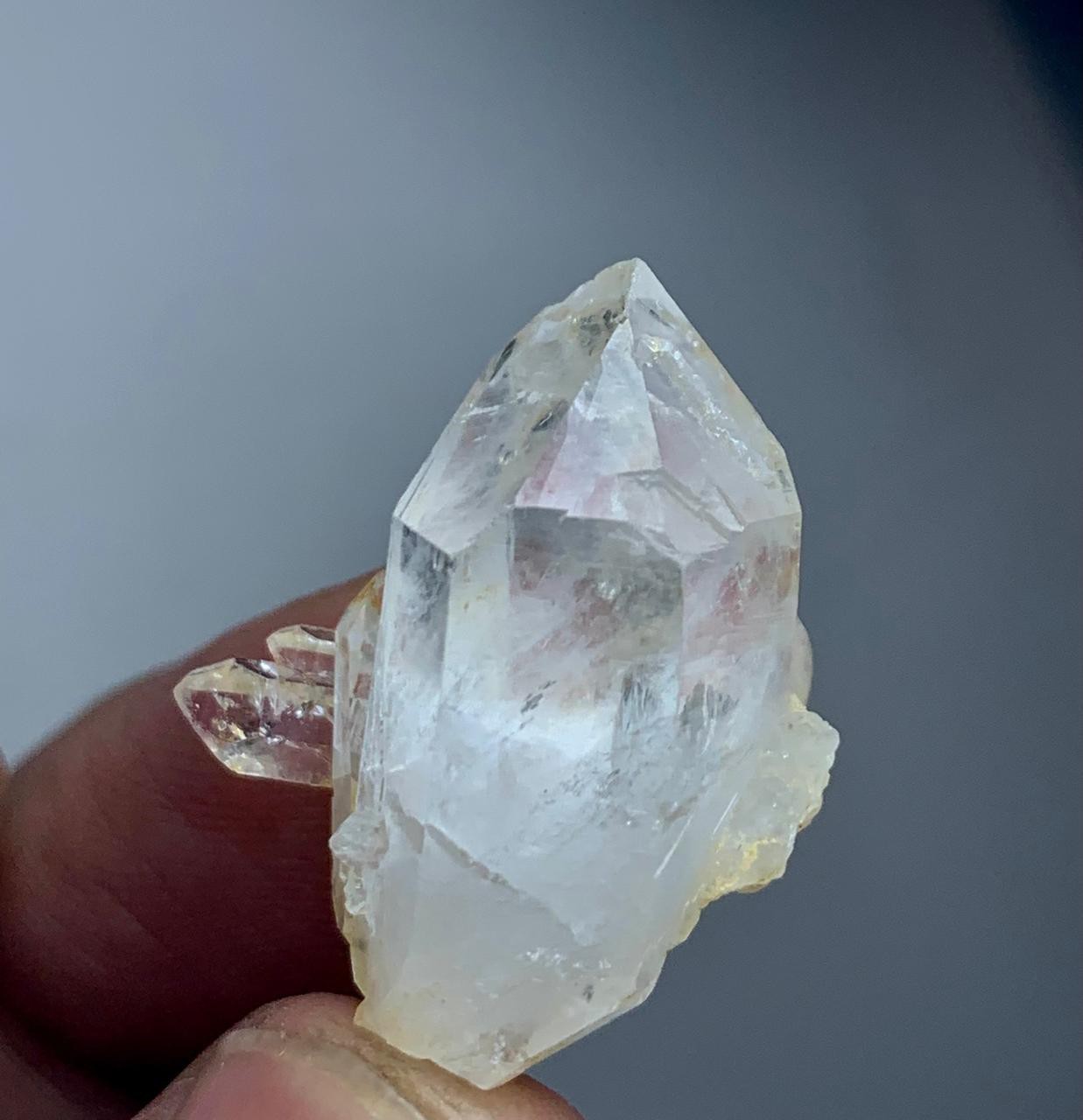 29.25 Cts Beautiful Termenatid Quartz Crystal From Pakistan 
