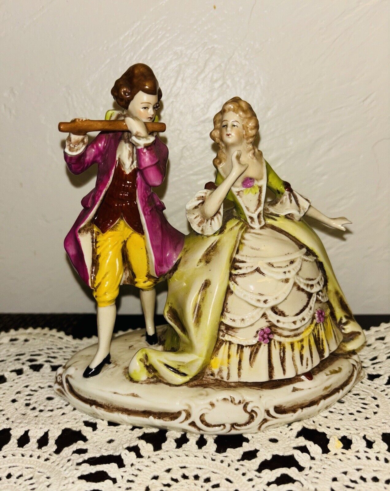 Antique VTG German Porcelain Pair of Figurines Courting Couple Man & Woman 6x6\
