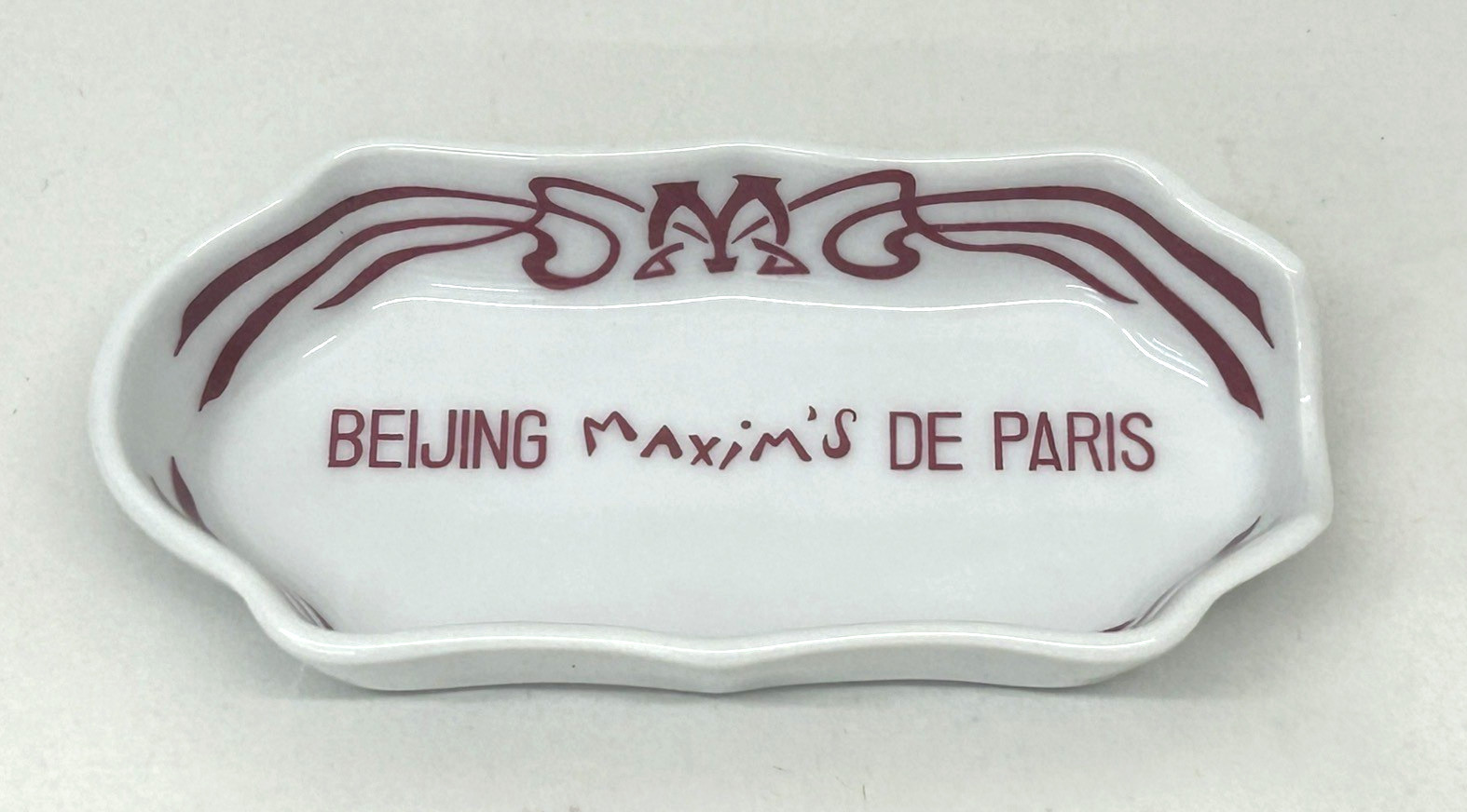 Vintage Maxim's De Paris Restaurant Beijing Porcelain Cigar Rest Ashtray