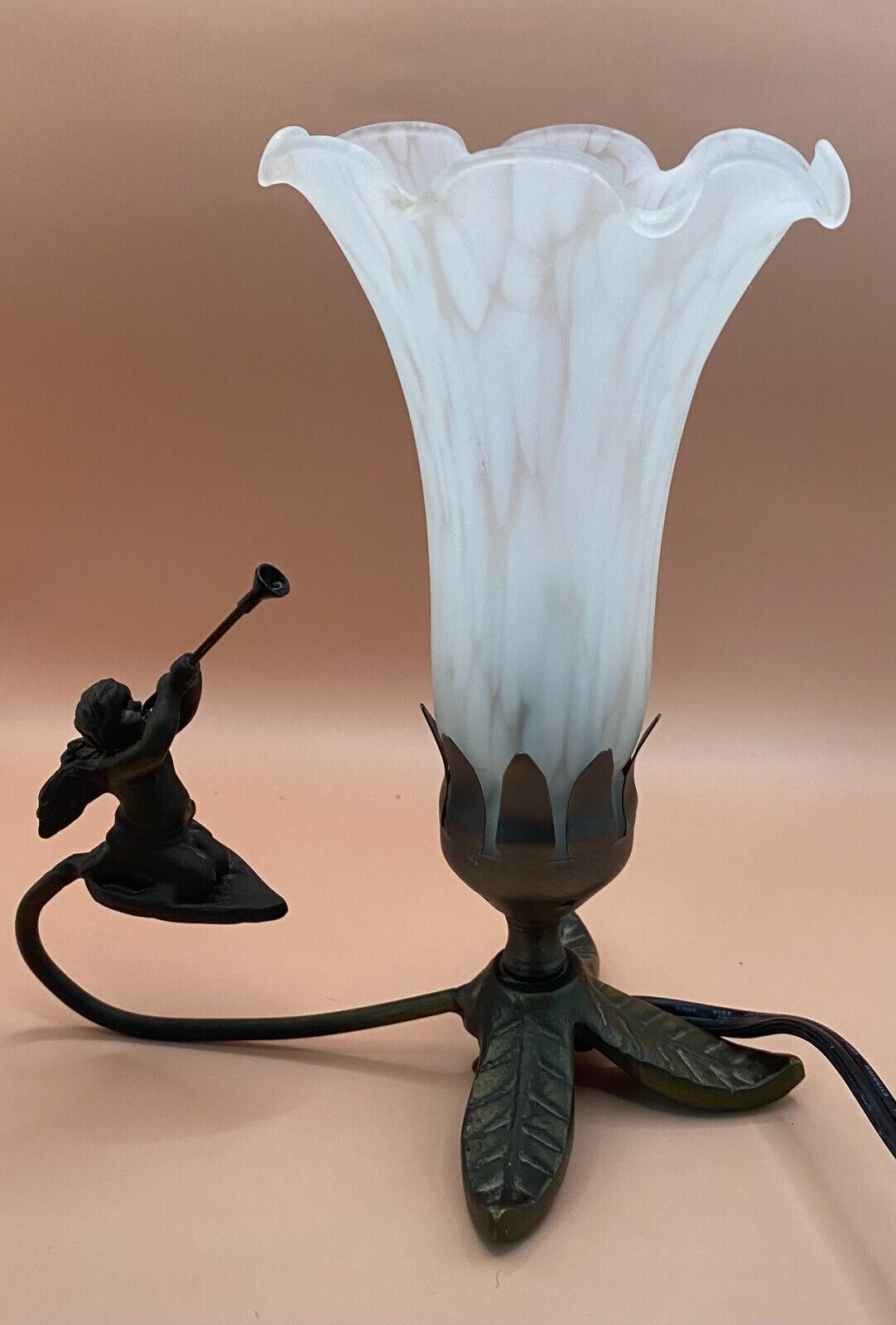 Lily Lamp White Glass With Cherub 8\