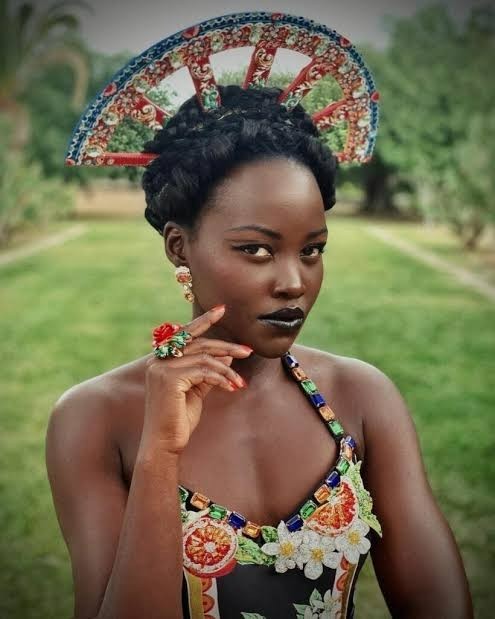 BEAUTIFUL Lupita Nyong'o 8X10 PHOTO