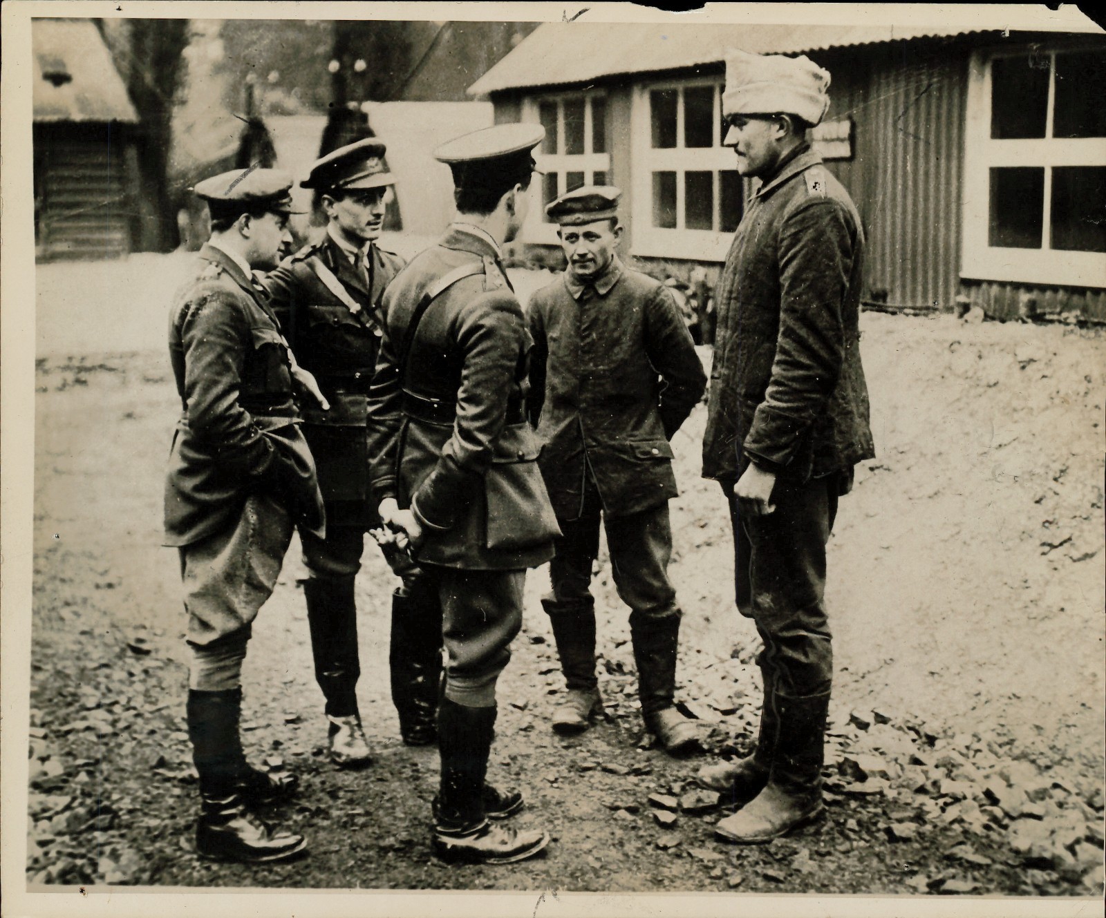 1918  Press Photo German Prisoners WWI Interrogated by British Intelligence