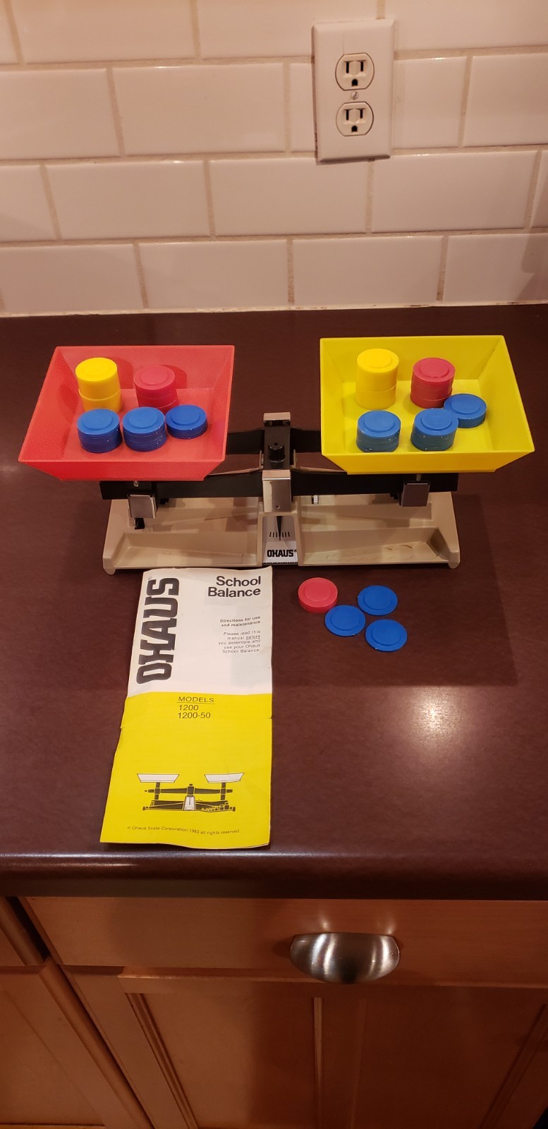Vintage Ohaus School Balance Scale 1983