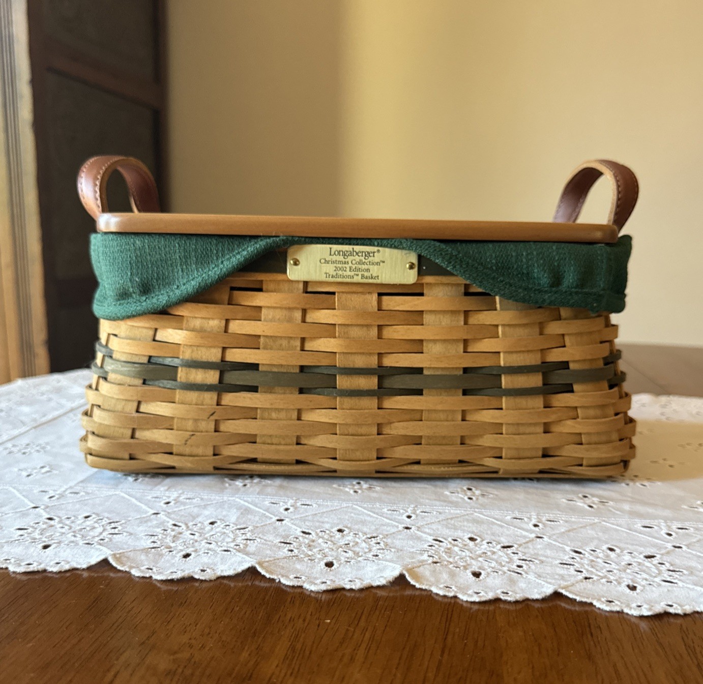 VTG Longaberger 2002 Christmas Traditions Basket, Liner, Lid, Protector, Dowel