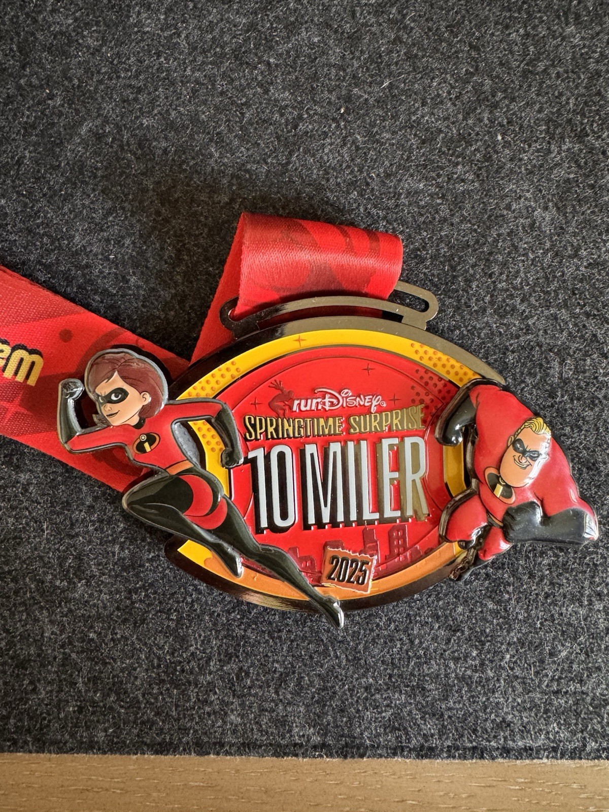 2025 RunDisney Springtime Surprise 10 Miler Finisher Medal - The Incredibles