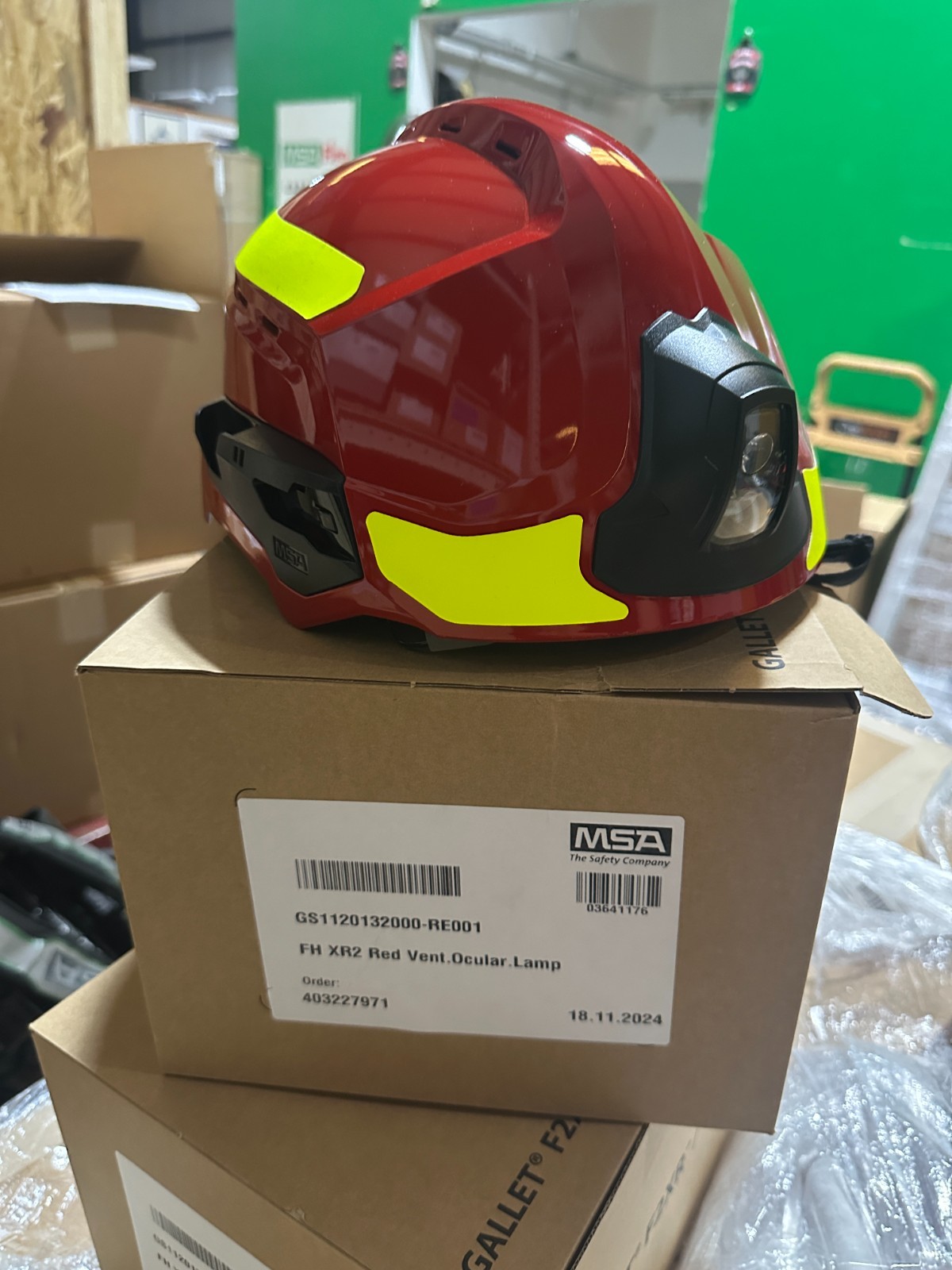 MSA CAIRNS: XR2 RED VENTED TRT HELMET & HEADLAMP- OCULAR VISOR - LIME DECALS