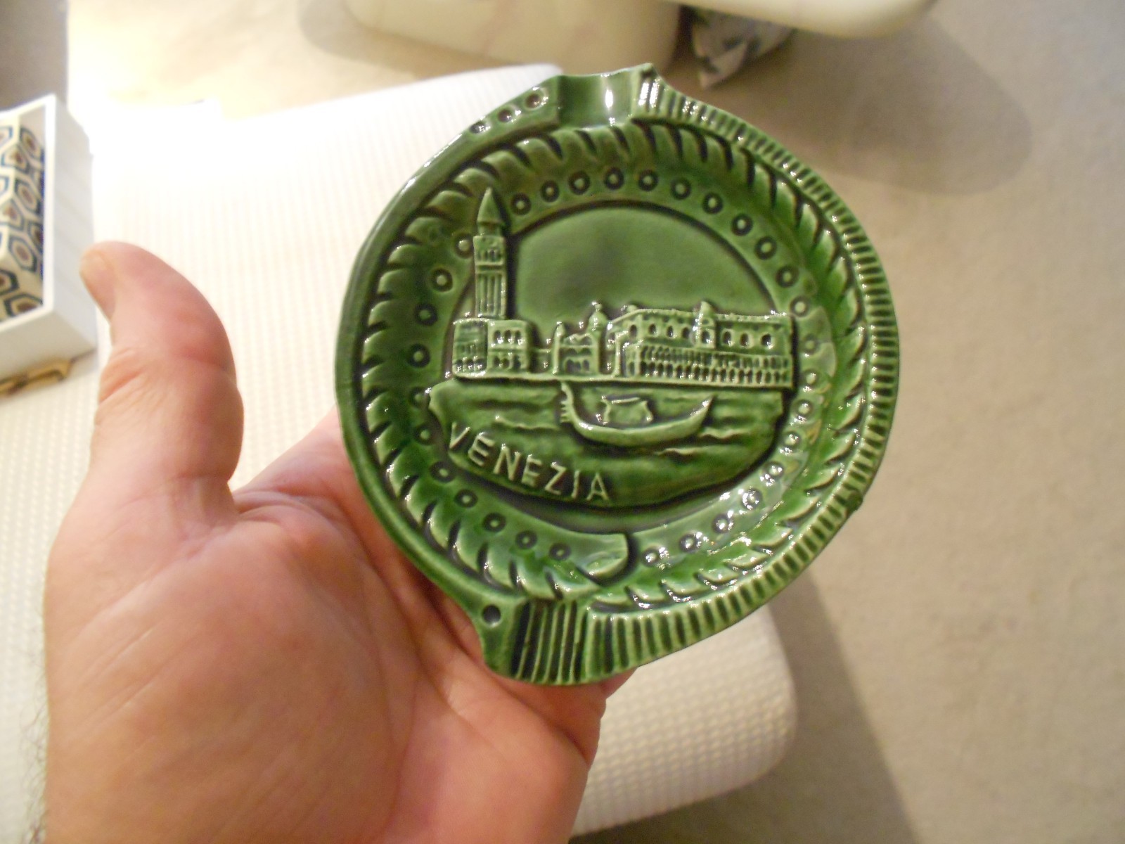 VINTAGE VENEZIA CERAMIC ASH TRAY VG+ 4 3/4\