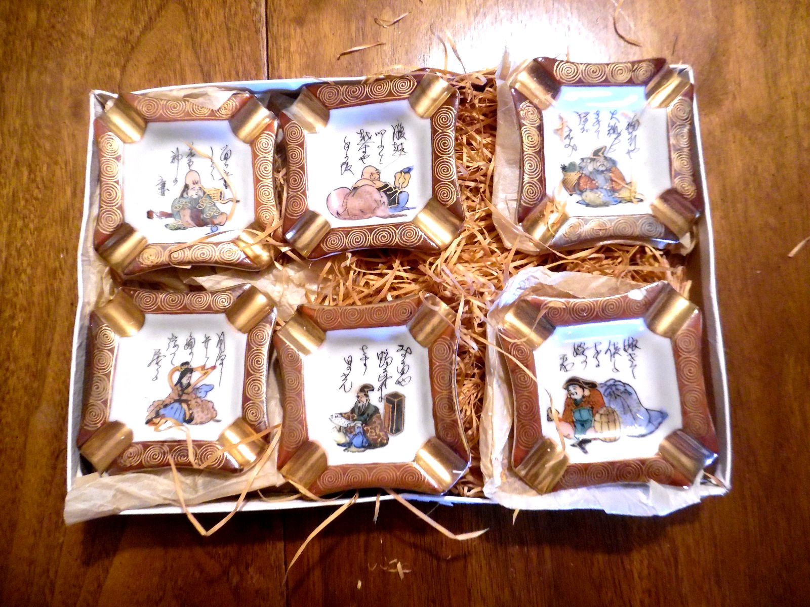 1940\'S FULL SET/6 HAND PAINTED JAPANESE PORCELAIN KUTANI GODS ASHTRAYS ORIG BOX