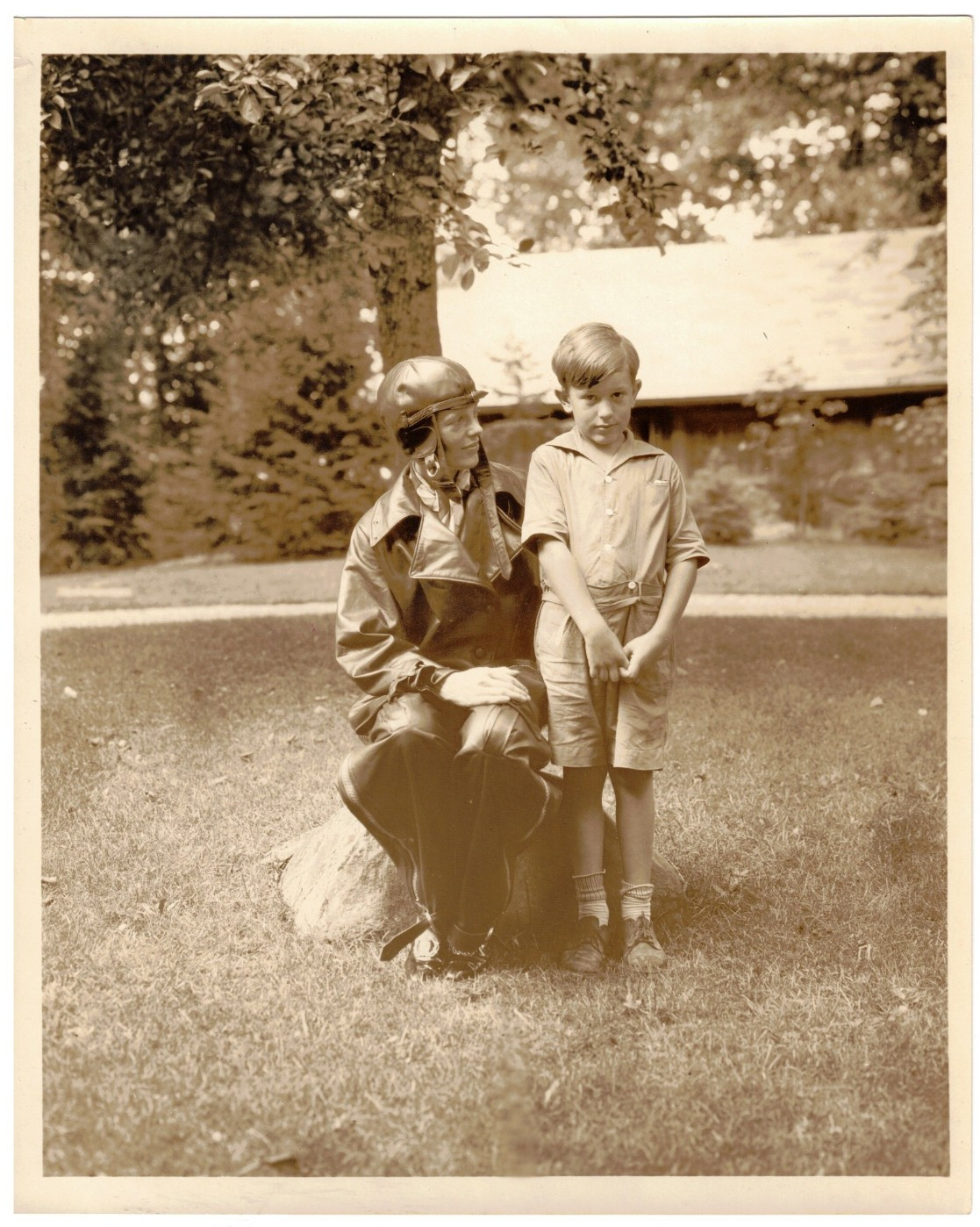 VINTAGE ORIGINAL 1920s-30s AMELIA EARHART POSING WITH STEPSON PRESS PHOTO 8x10