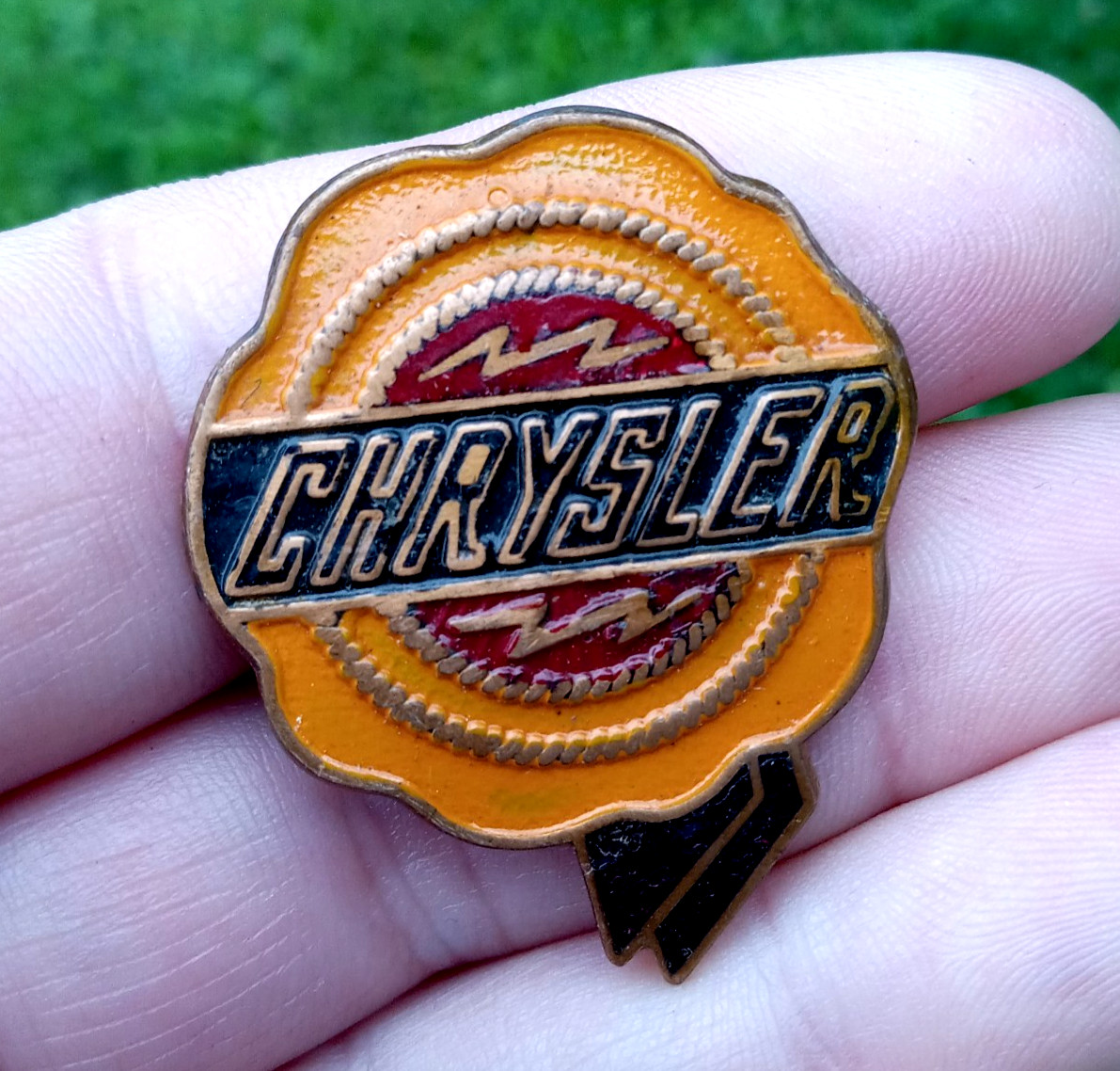 Antique Original 1926-1927 CHRYSLER Model 50/60/70 Enamel Radiator Badge Emblem