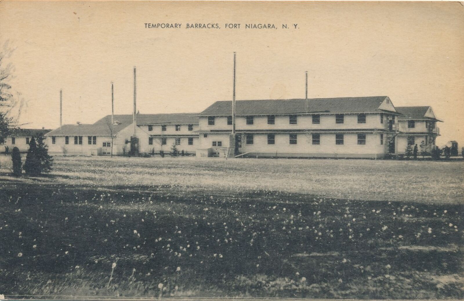 NIAGARA FALLS NY - Fort Niagara Temporary Barracks Postcard - 1942